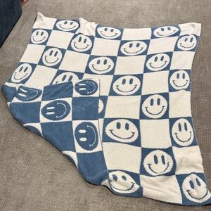 Reversible Blue and White Smiley Face Blanket